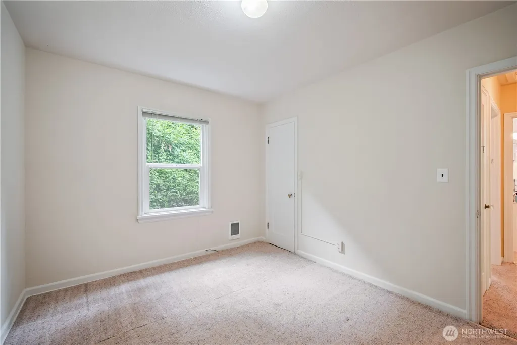 208 NE Kirby Castle Rock WA 98611