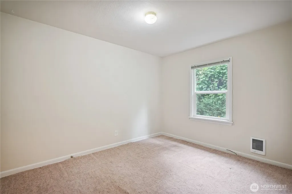 208 NE Kirby Castle Rock WA 98611