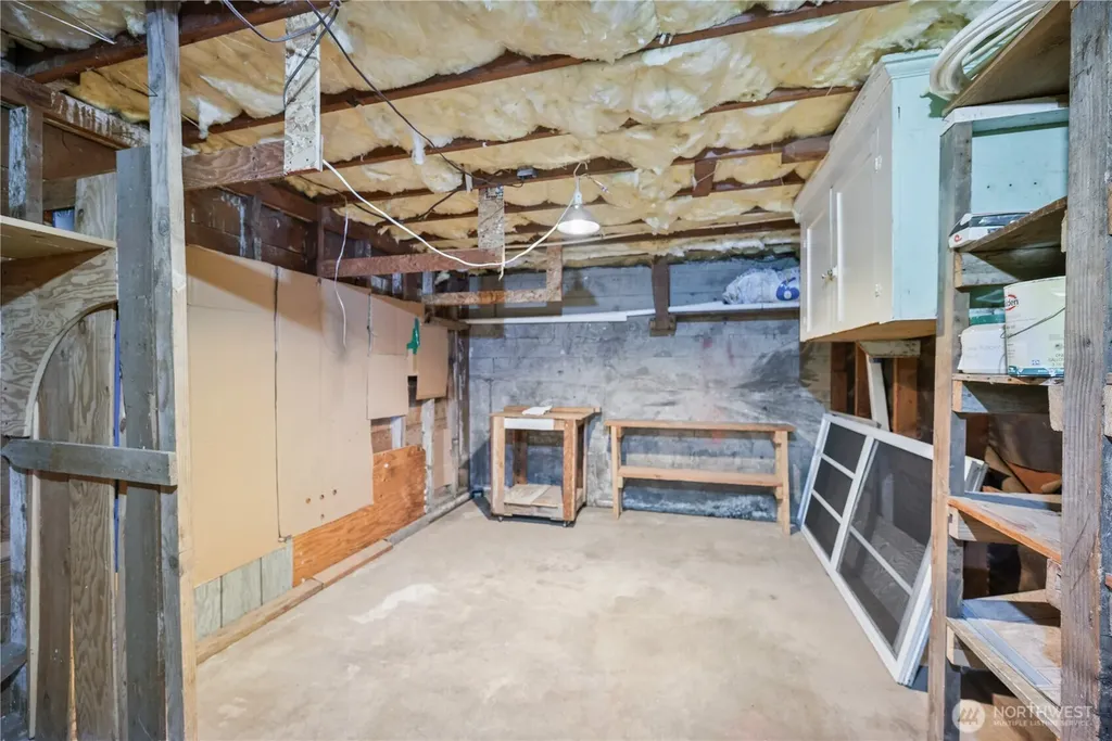 208 NE Kirby Castle Rock WA 98611