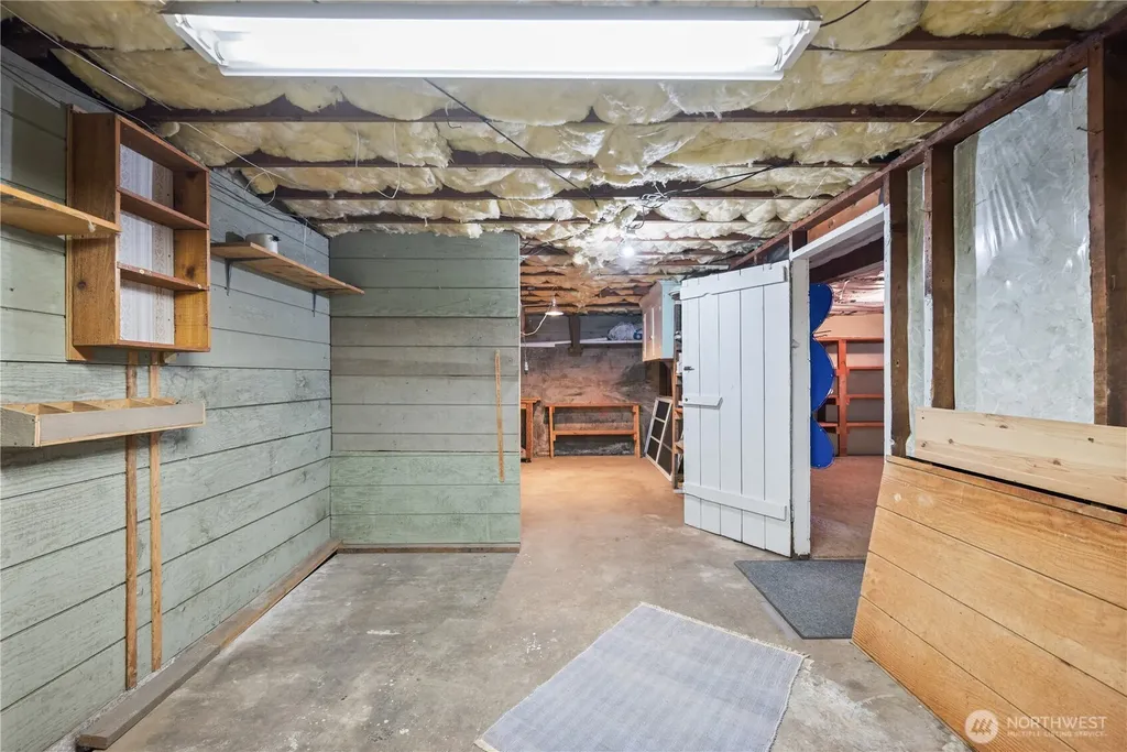 208 NE Kirby Castle Rock WA 98611