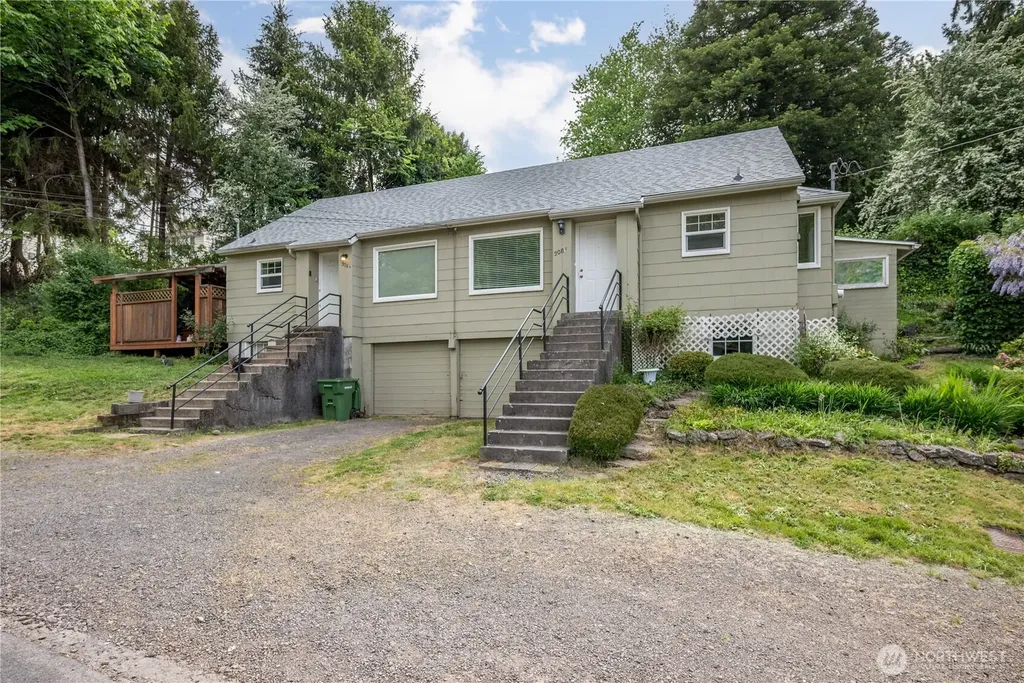 208 NE Kirby Castle Rock WA 98611