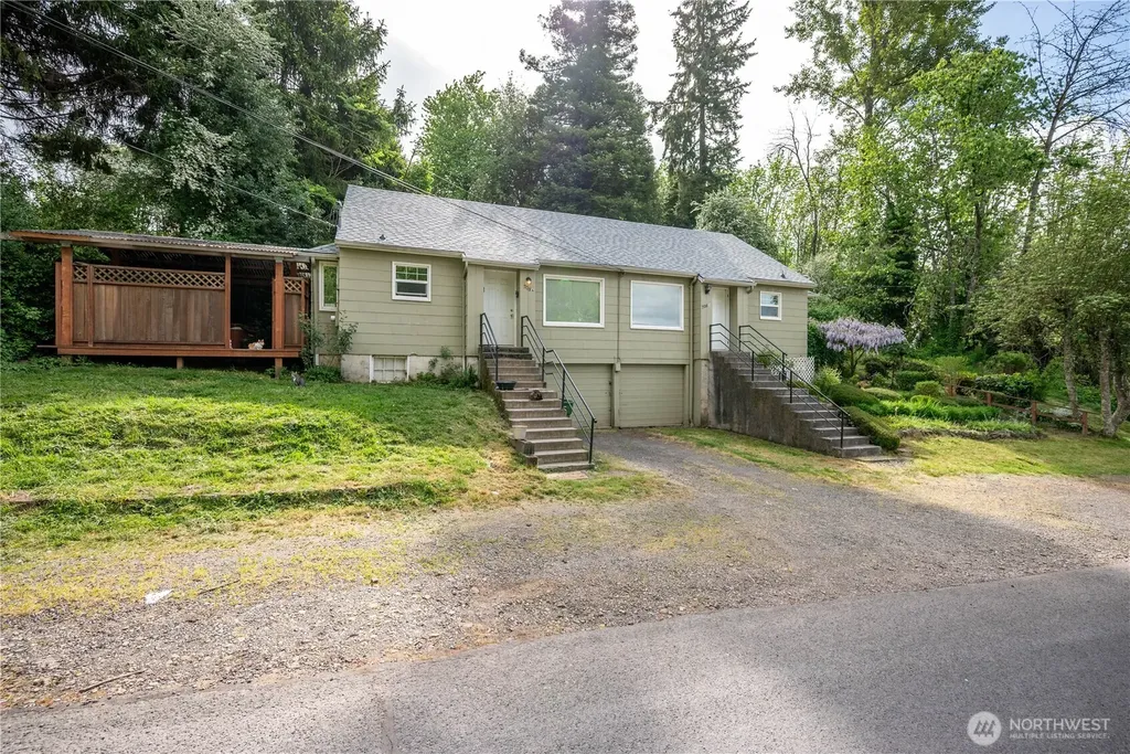 208 NE Kirby Castle Rock WA 98611