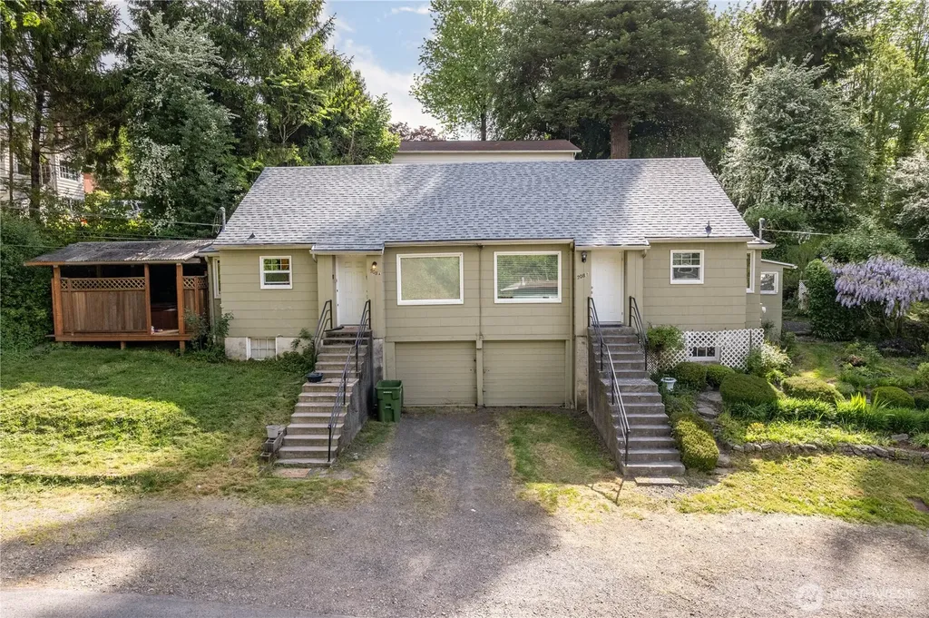 208 NE Kirby Castle Rock WA 98611