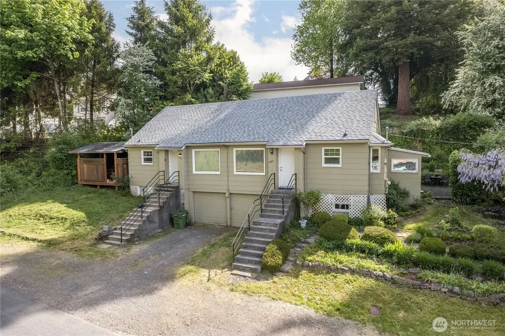 208 NE Kirby Castle Rock WA 98611