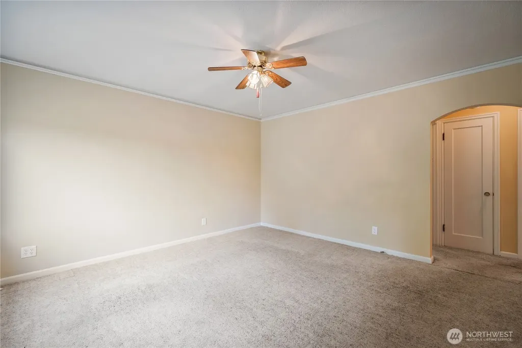 208 NE Kirby Castle Rock WA 98611