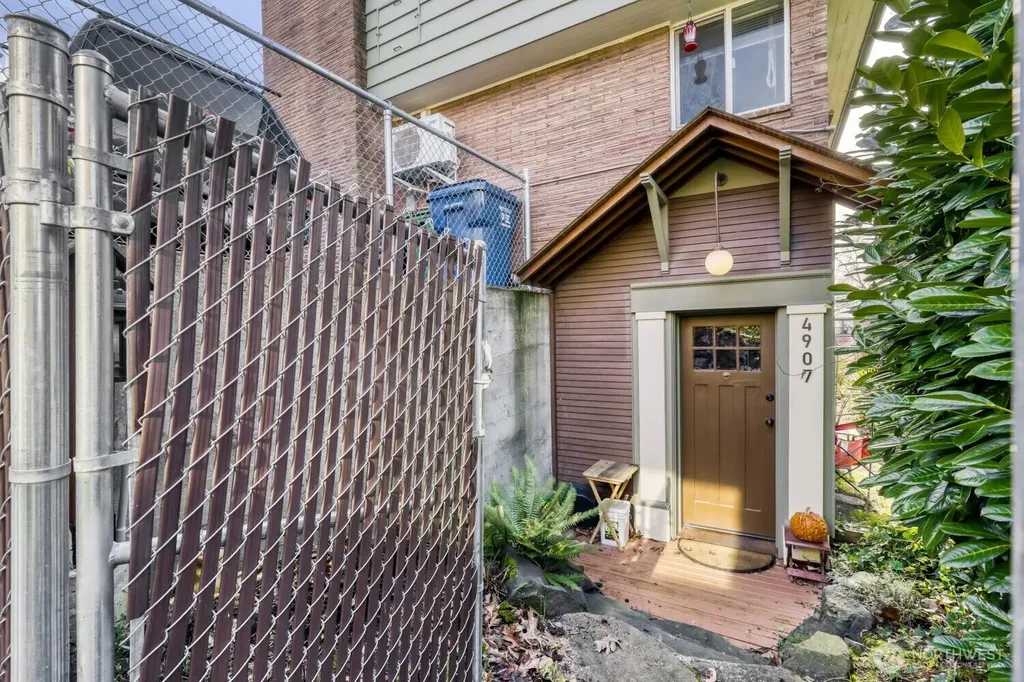 4903 3rd Avenue NW Seattle WA 98107