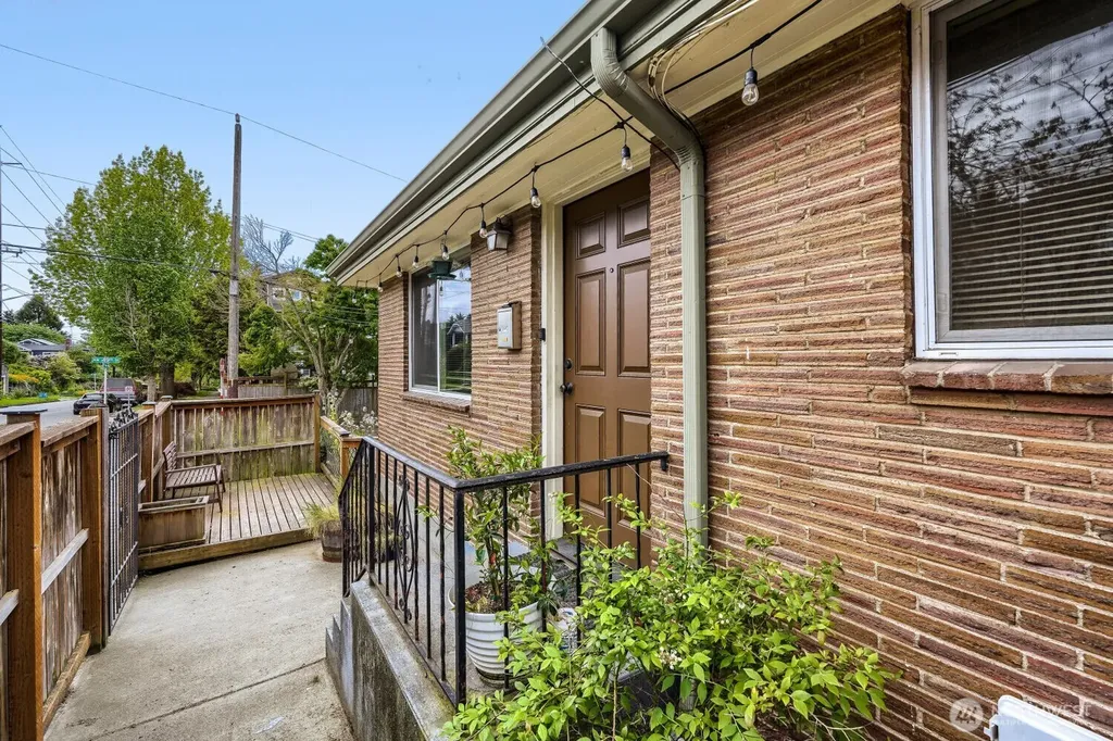 4903 3rd Avenue NW Seattle WA 98107