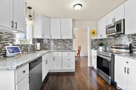 11410 94th Avenue E Puyallup WA 98373