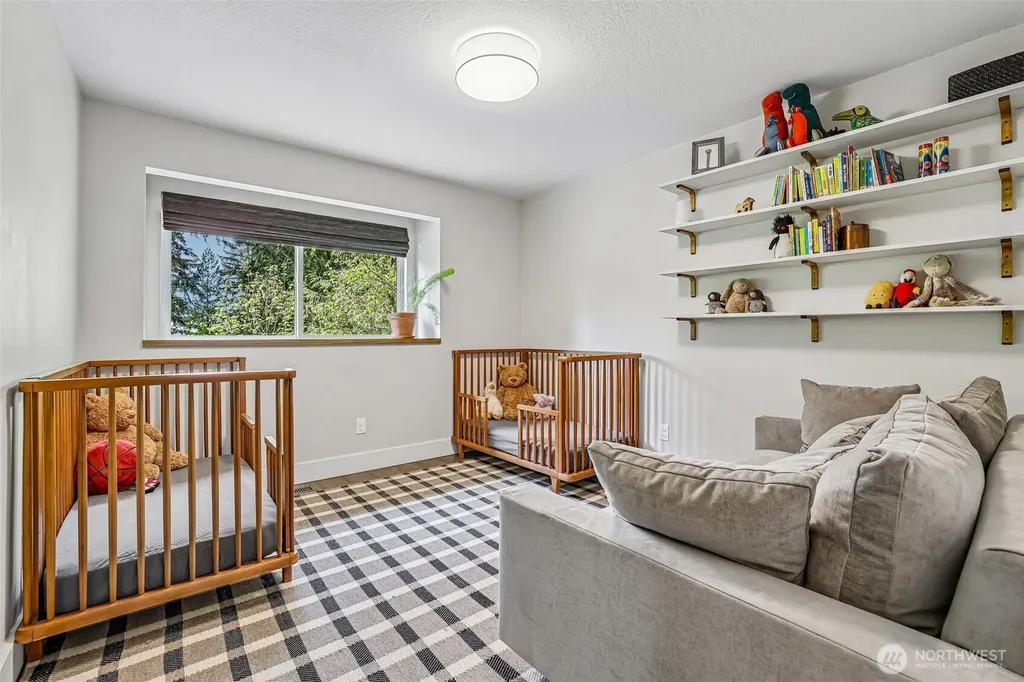12022 210th Place SE Issaquah WA 98027