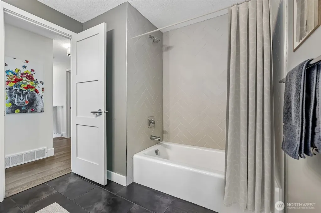 12022 210th Place SE Issaquah WA 98027