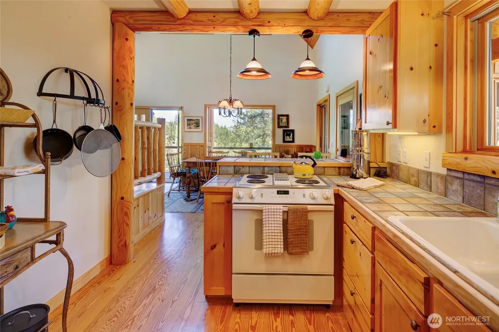 21 Timber Creek Lane Winthrop WA 98862