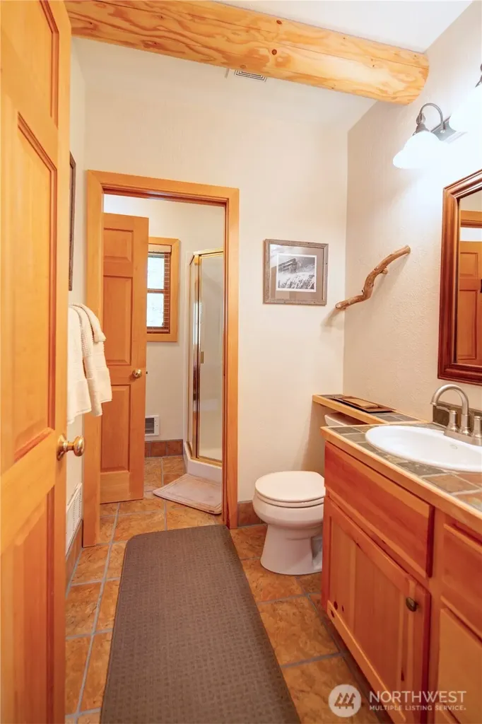 21 Timber Creek Lane Winthrop WA 98862