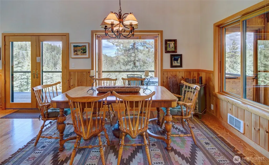 21 Timber Creek Lane Winthrop WA 98862