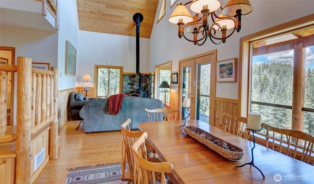 21 Timber Creek Lane Winthrop WA 98862