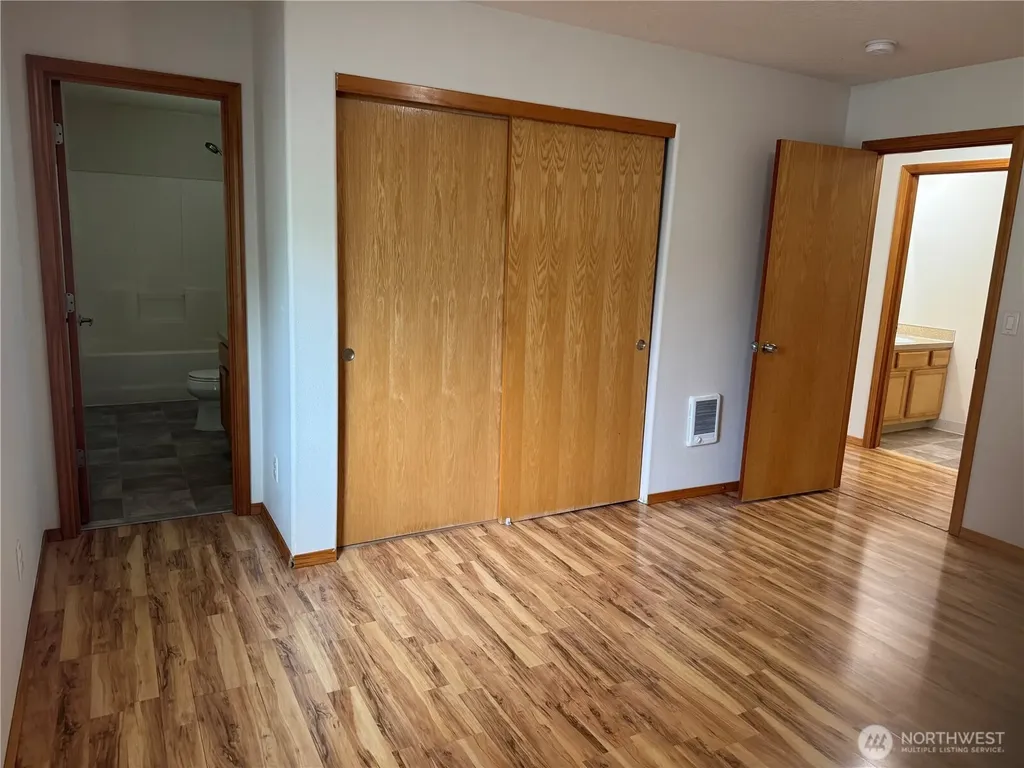 95 Barnes Street Kelso WA 98626