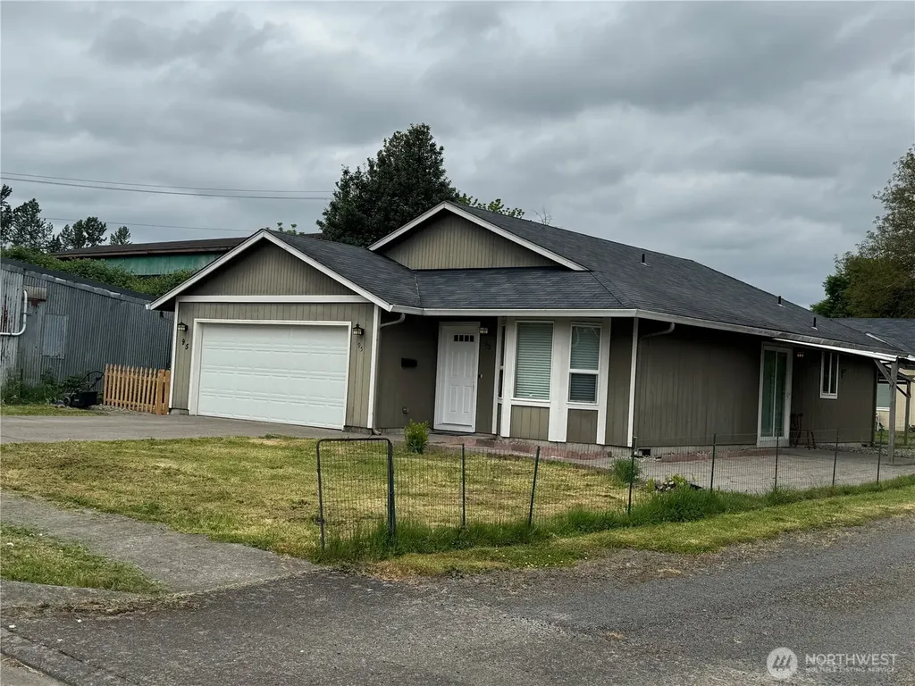95 Barnes Street Kelso WA 98626