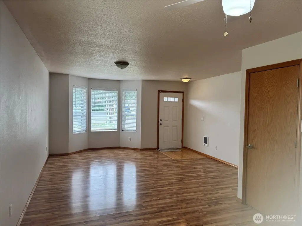 95 Barnes Street Kelso WA 98626
