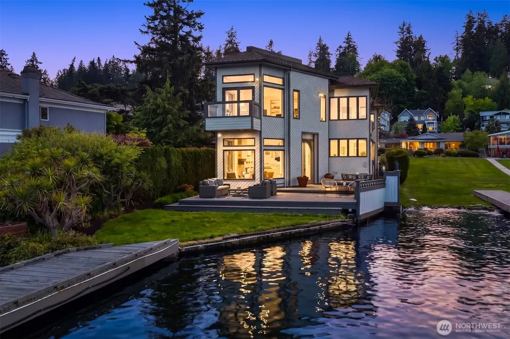 8503 NE Juanita Drive Kirkland WA 98034