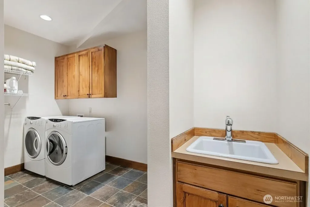 62414 Corral Way E Enumclaw WA 98022
