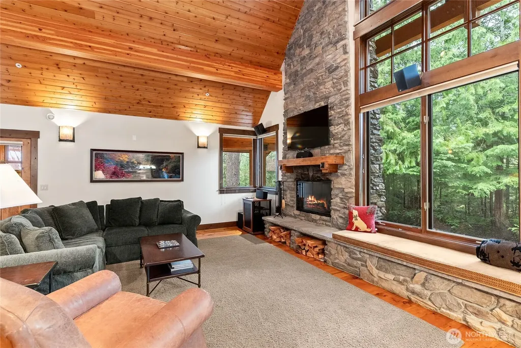 62414 Corral Way E Enumclaw WA 98022