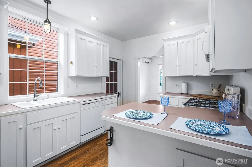1517 6th Street Anacortes WA 98221
