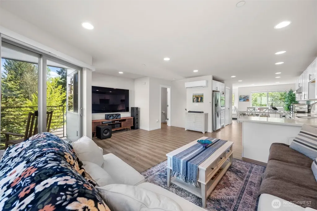 19305 7th Ave W Lynnwood WA 98036
