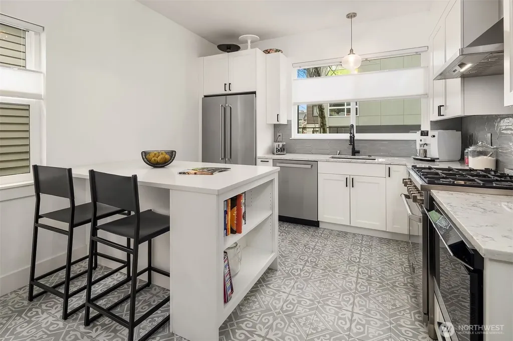 2009 E John Street Seattle WA 98112