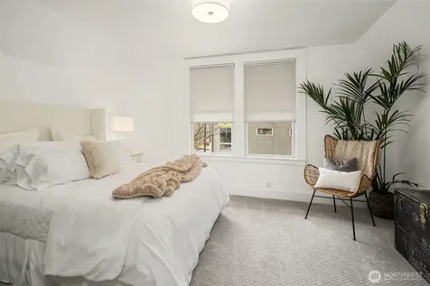 2009 E John Street Seattle WA 98112