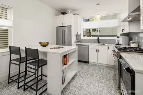 2009 E John Street Seattle WA 98112