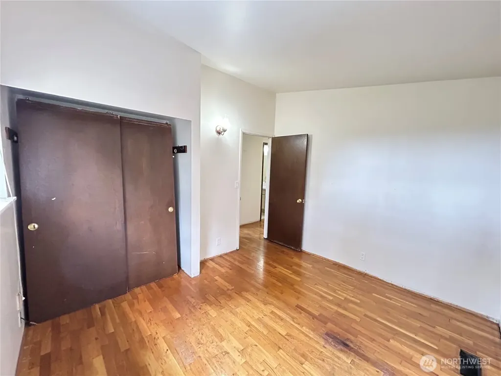11718 5th Avenue NE Seattle WA 98125