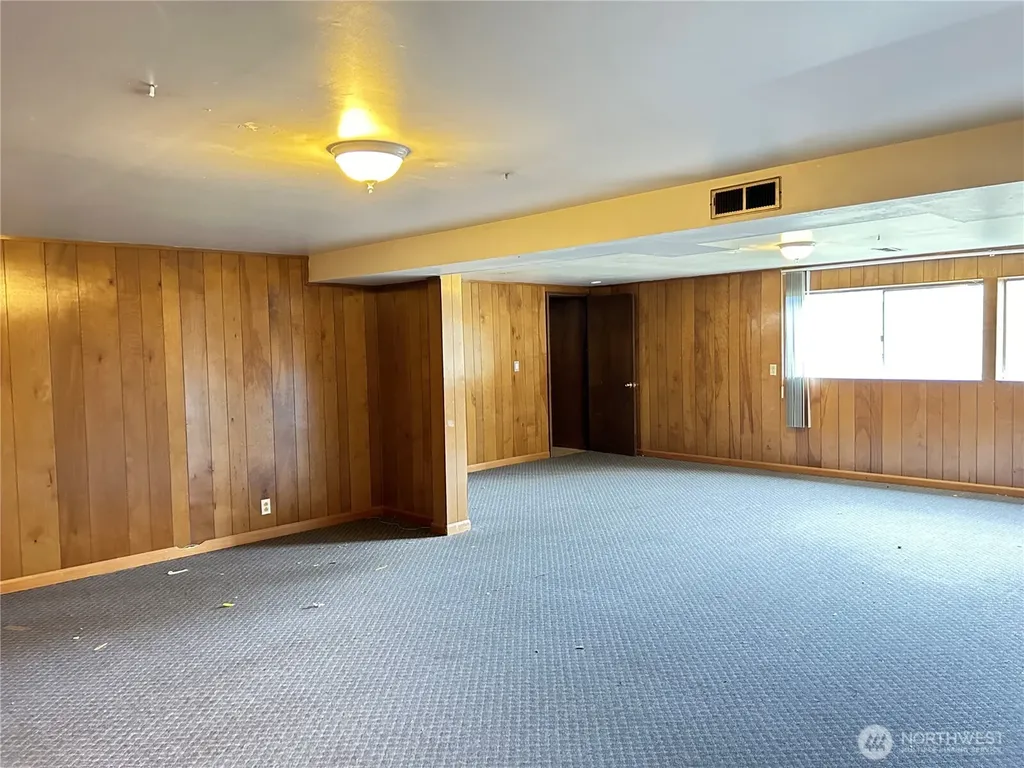 11718 5th Avenue NE Seattle WA 98125