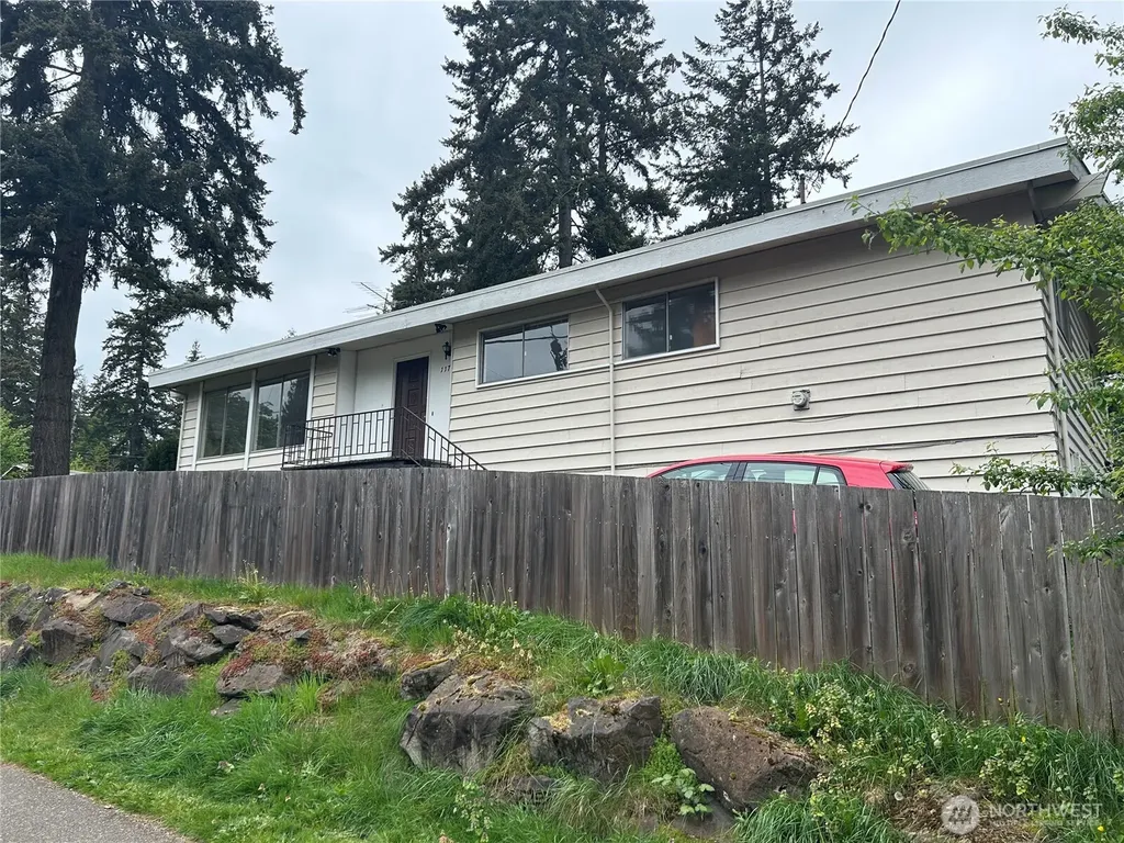 11718 5th Avenue NE Seattle WA 98125