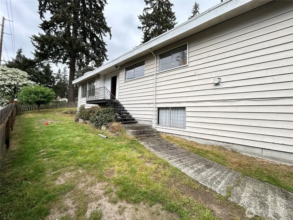 11718 5th Avenue NE Seattle WA 98125