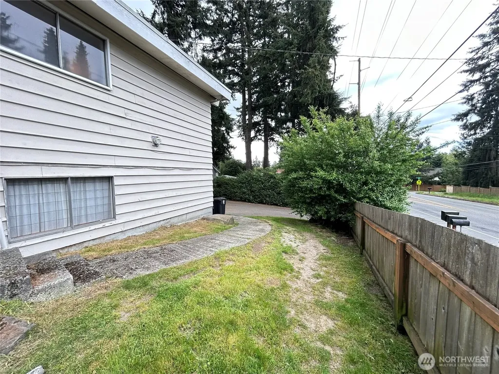 11718 5th Avenue NE Seattle WA 98125