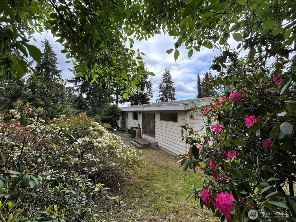 11718 5th Avenue NE Seattle WA 98125