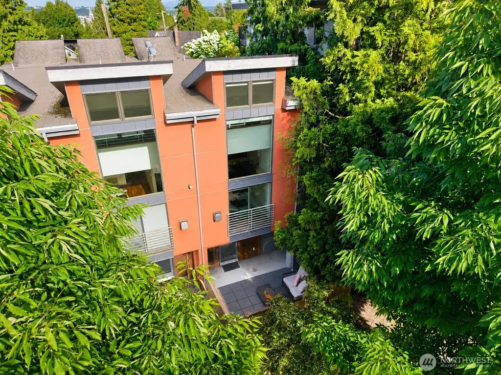 1722 California Avenue SW Seattle WA 98116