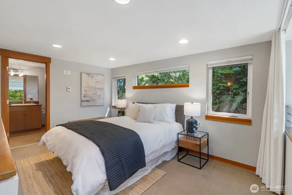 1722 California Avenue SW Seattle WA 98116