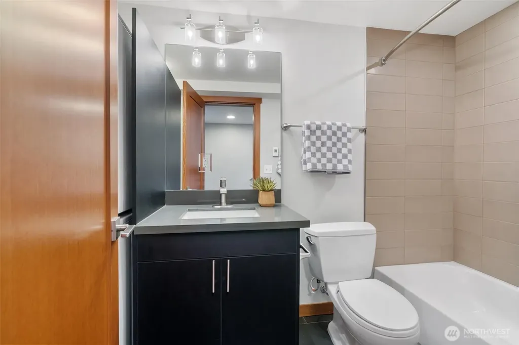 1722 California Avenue SW Seattle WA 98116