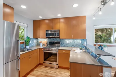 1722 California Avenue SW Seattle WA 98116