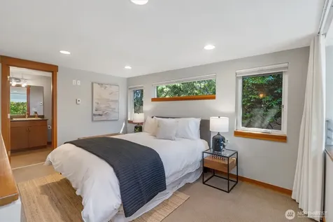 1722 California Avenue SW Seattle WA 98116