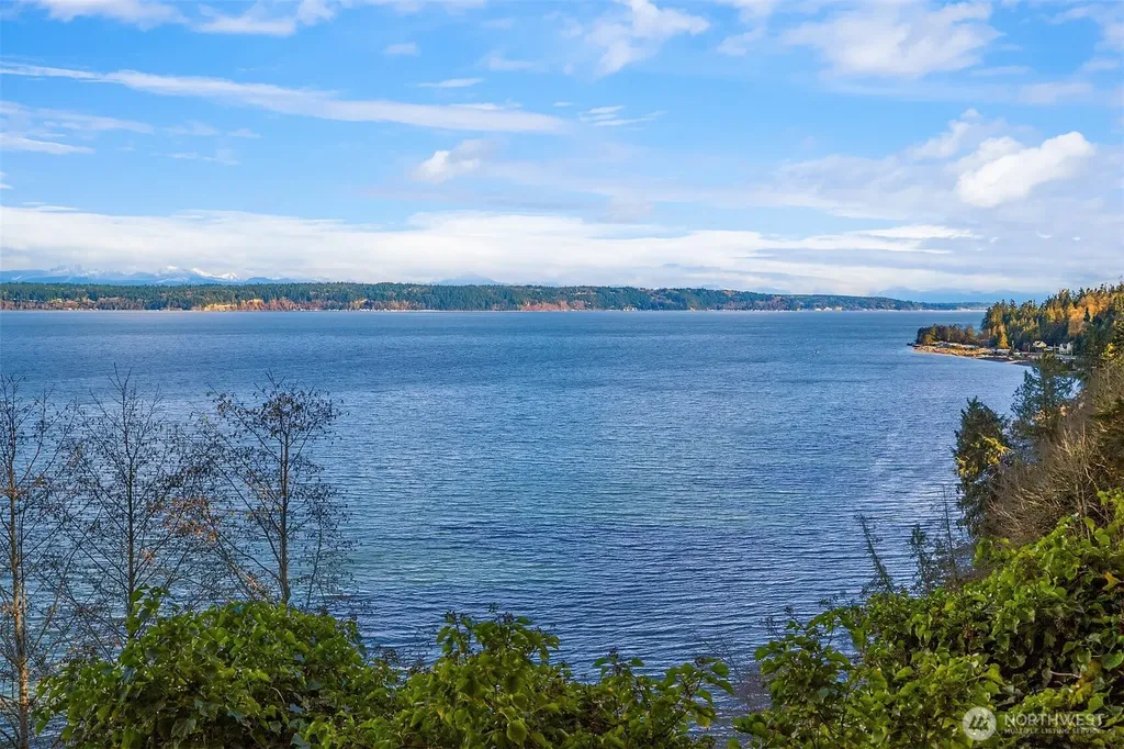 2197 Highland Drive Camano Island WA 98282