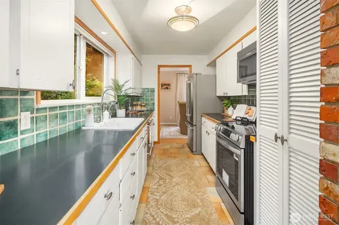 2197 Highland Drive Camano Island WA 98282