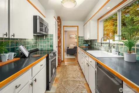 2197 Highland Drive Camano Island WA 98282