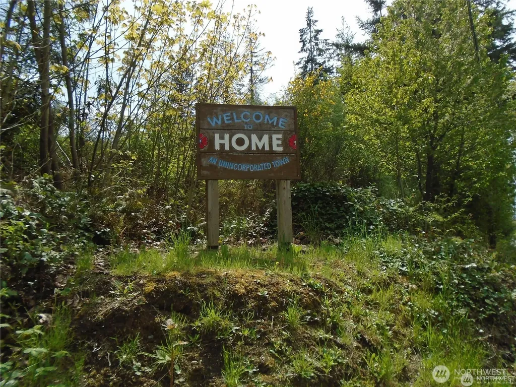 16456 Hoff Road NW Lakebay WA 98349