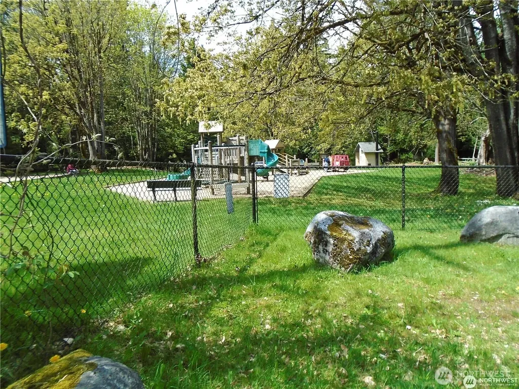 16456 Hoff Road NW Lakebay WA 98349