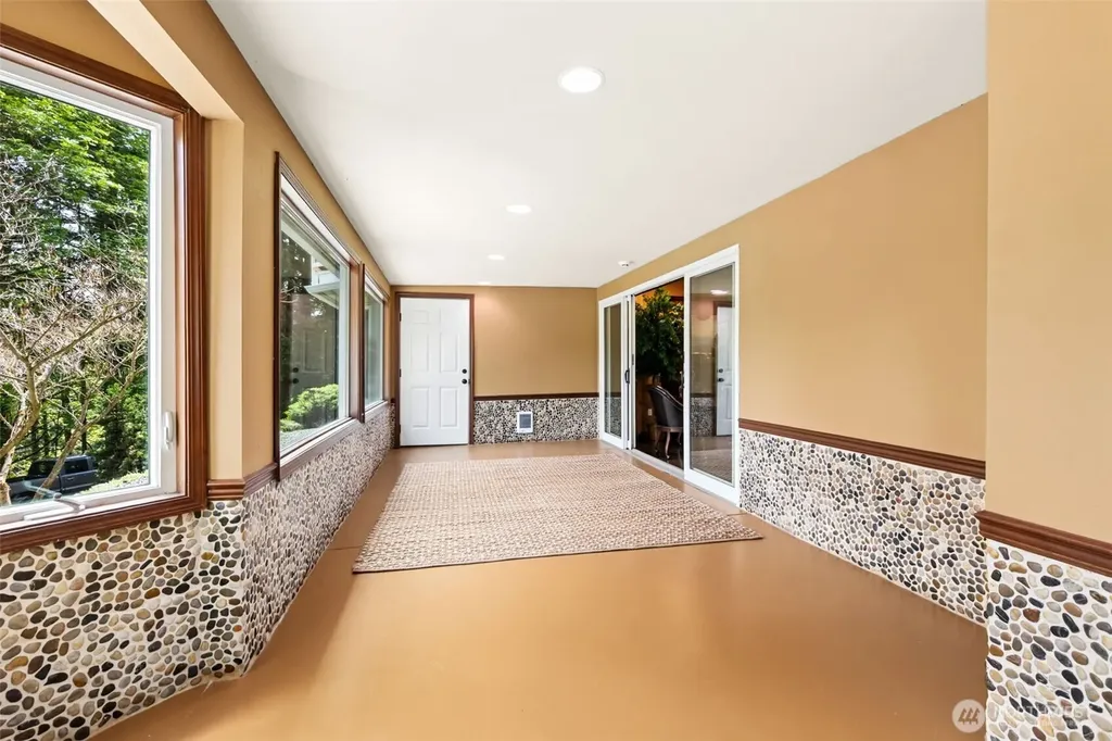 9825 Glory Drive SE Olympia WA 98513