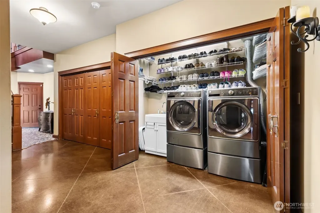 9825 Glory Drive SE Olympia WA 98513