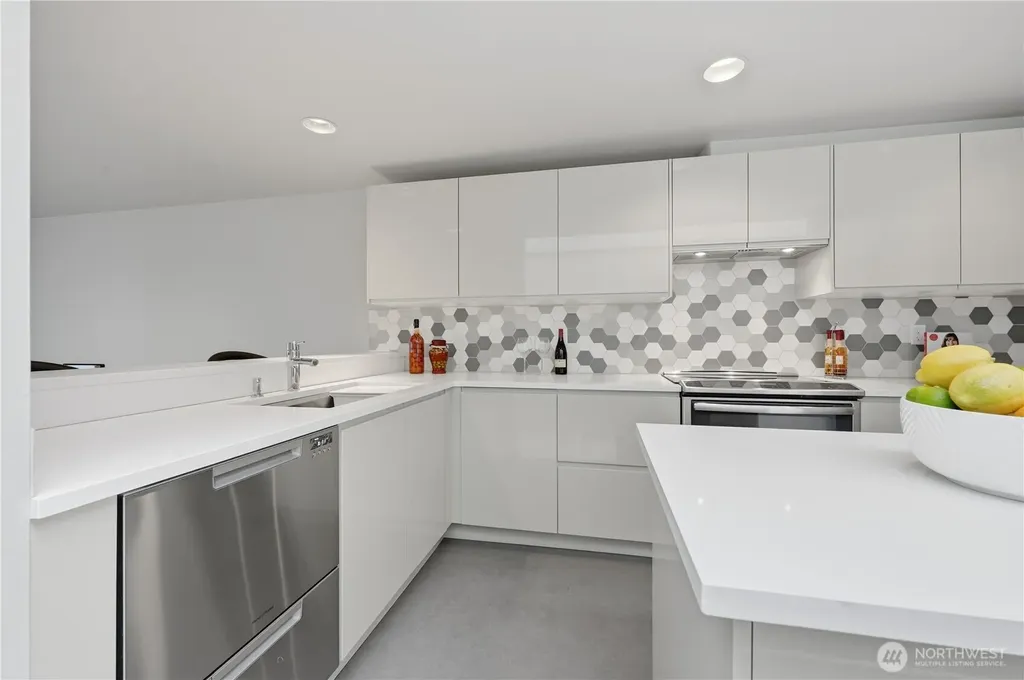 2115 Westlake Avenue N Seattle WA 98109