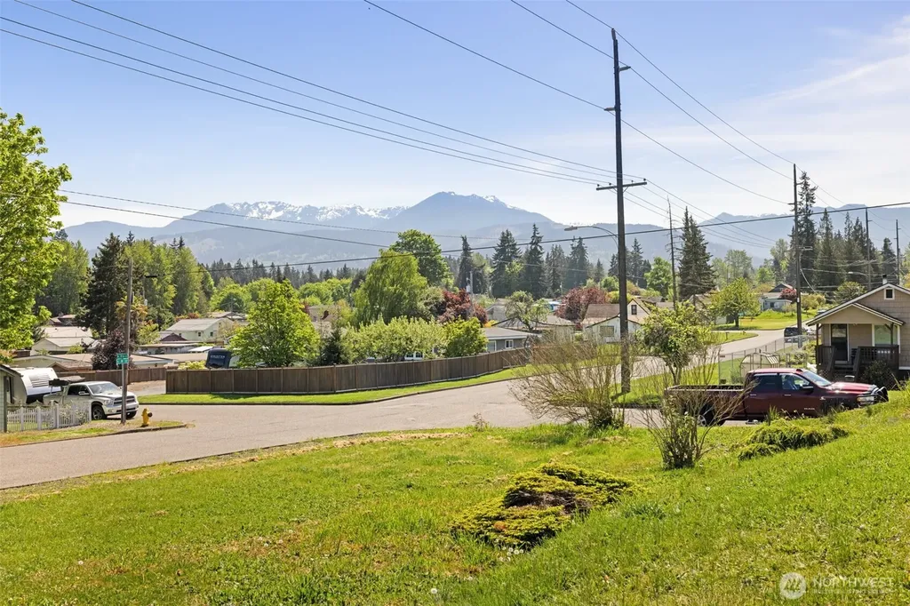 905 W 11th Street Port Angeles WA 98363