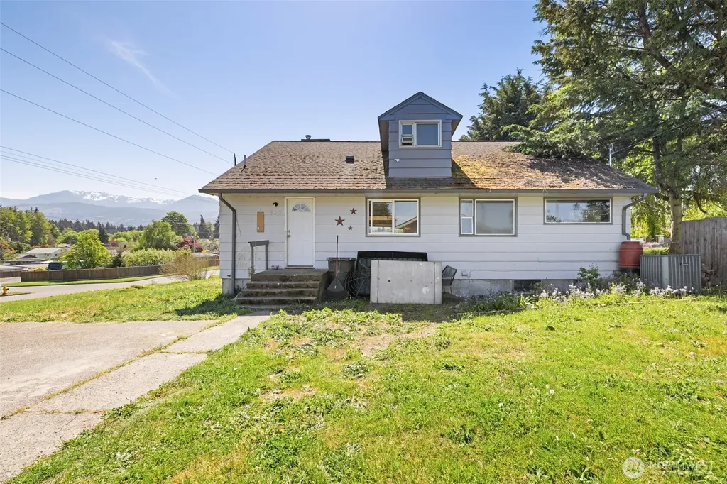 905 W 11th Street Port Angeles WA 98363